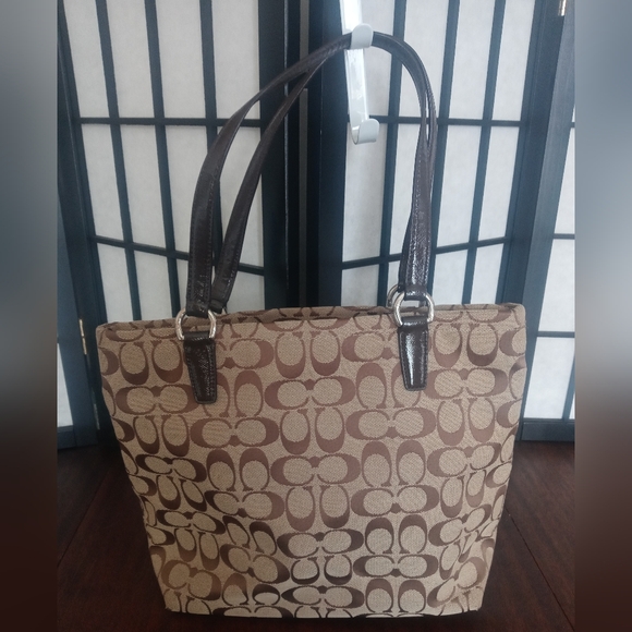 Coach Brown /Beige Canvas And Patent Leather Top Tote - Picture 3 of 5
